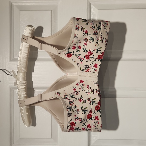 Cacique; 40D, Lightly Lined No Wire - Picture 2 of 6